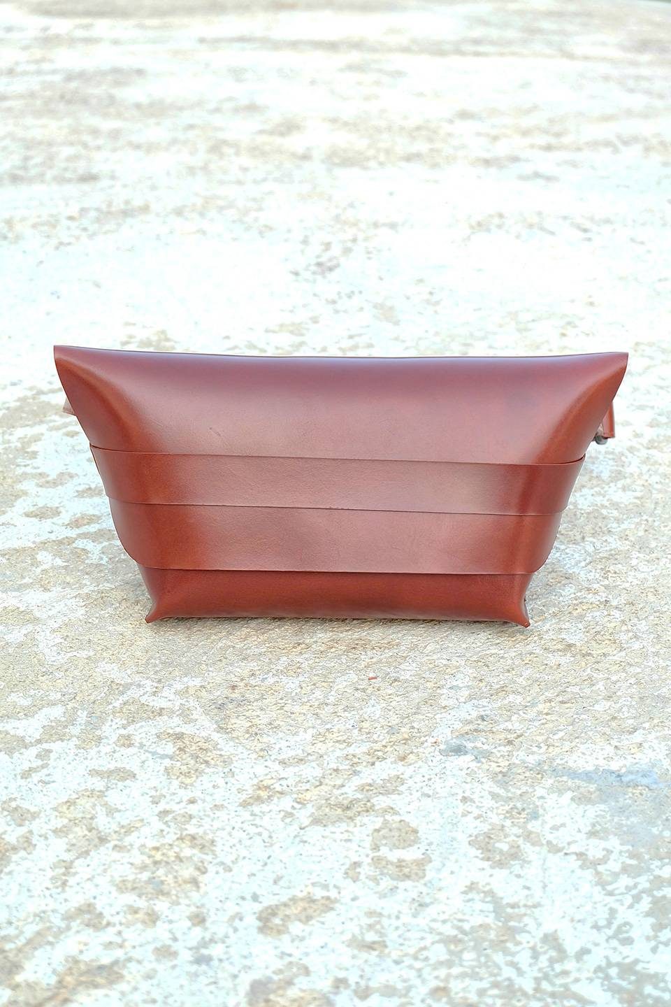 136-belt-bag-vegetable-tanned-calfskin-leather-brown-medium5⎮CLASH BAGS